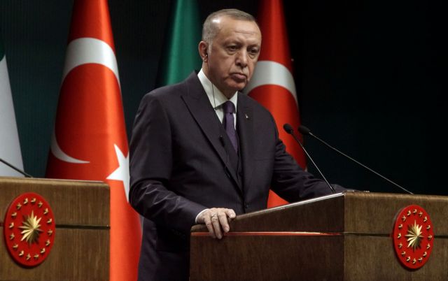 Τέσσερις χιλιάδες νέα κρούσματα σε μία ημέρα ανακοίνωσε η Τουρκία
