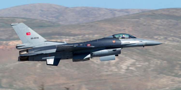 Λιβύη: «Η Τουρκία ετοιμάζεται να στείλει F-16 και μαχητικά ελικόπτερα»