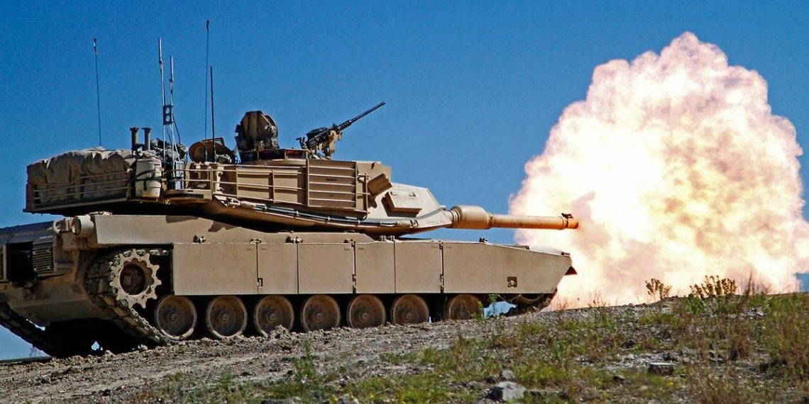 Abrams: «Πυρ και μανία» τα άρματα μάχης σε κινούμενες βολές – Εντυπωσιακά πλάνα