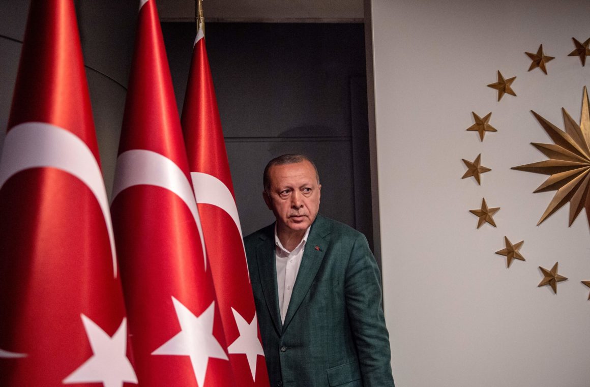 Κορονοϊός Τουρκία: Οι νεκροί αυξάνονται αλλά ο Ερντογάν ζητά αισιοδοξία