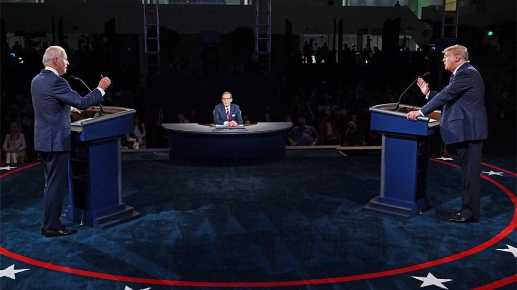ΗΠΑ – Debate: «Πολεμικό» το κλίμα ανάμεσα στους δύο υποψήφιους – Προβάδισμα Μπάιντεν στις δημοσκοπήσεις