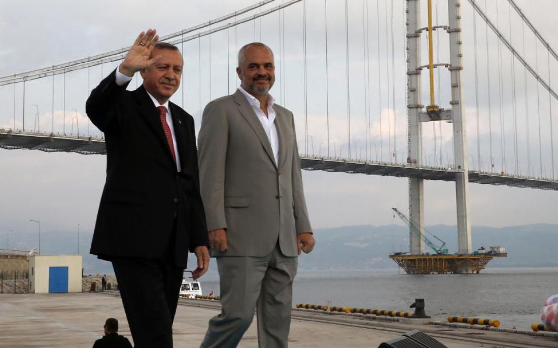 Συμφωνία στρατιωτικής συνεργασίας Τουρκίας – Αλβανίας υπέγραψαν Ερντογάν και Ράμα